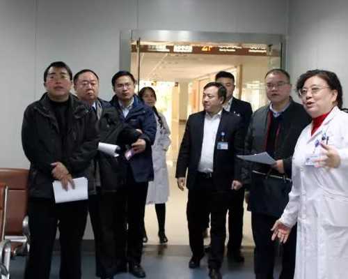 宝宝出生第二天频繁打嗝正常吗？原因与应对方法