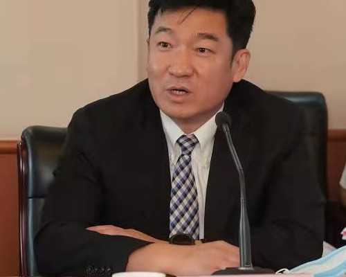 如何判断奶粉喂养的宝宝是否吃饱？饭量评估指南