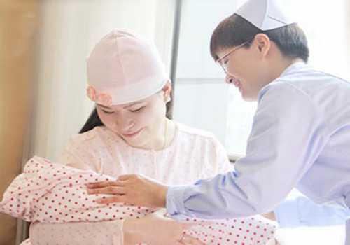 广州知名助孕公司,要判断胎儿是否“发育迟缓”